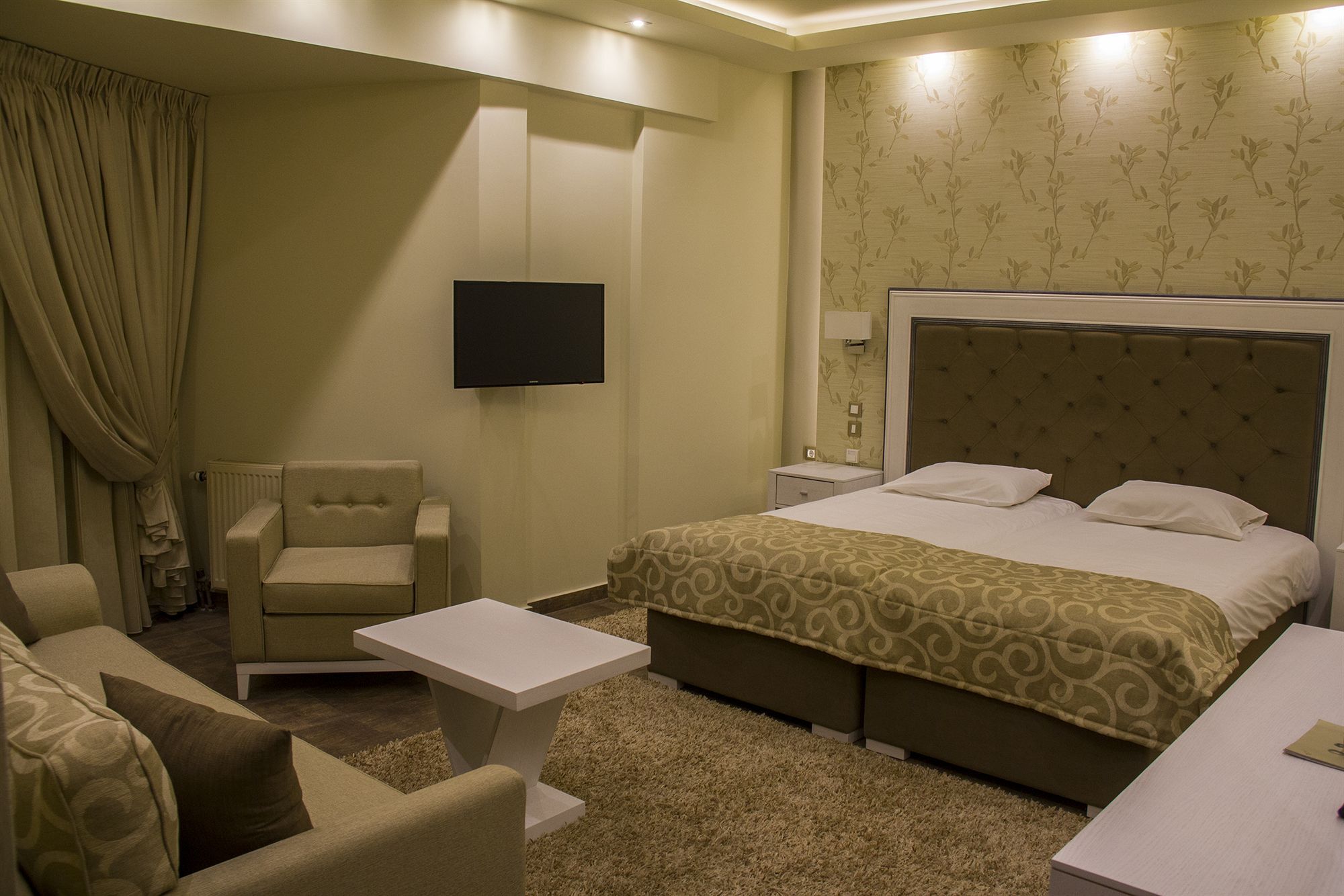 Heliotrope Hotels Mytilene Bagian luar foto